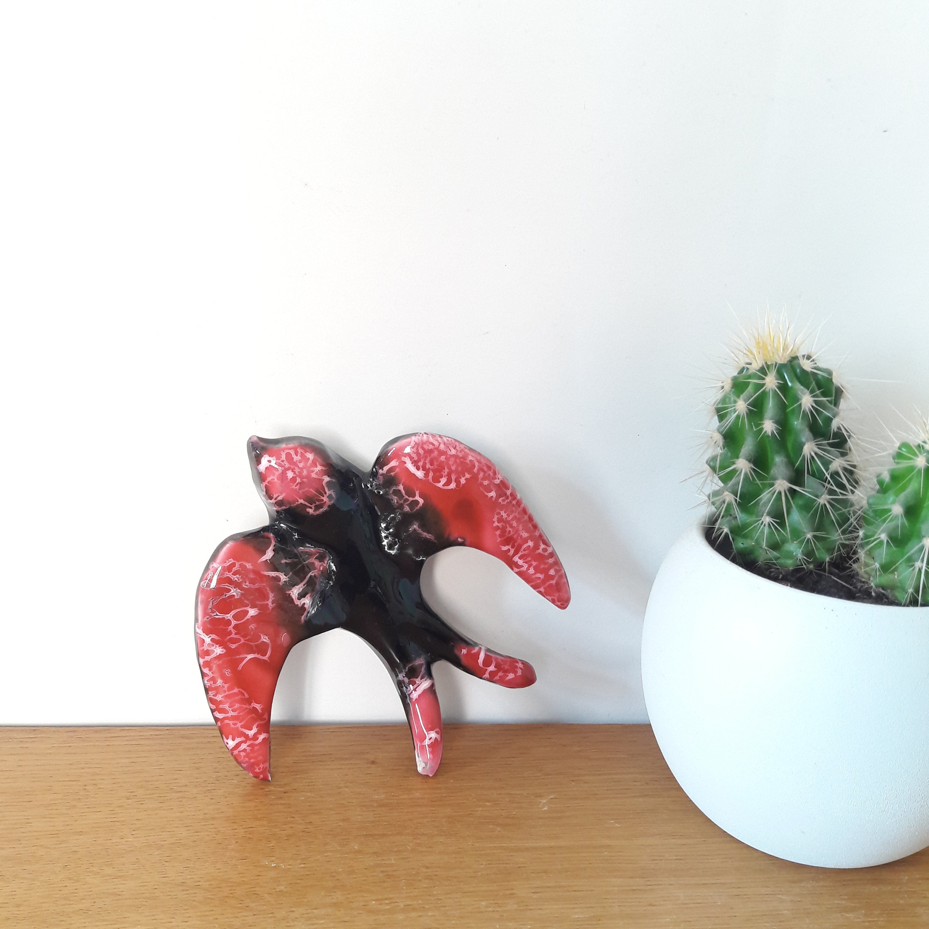 Hirondelle Murale Vintage en Céramique Noire et Rouge, France Années 60