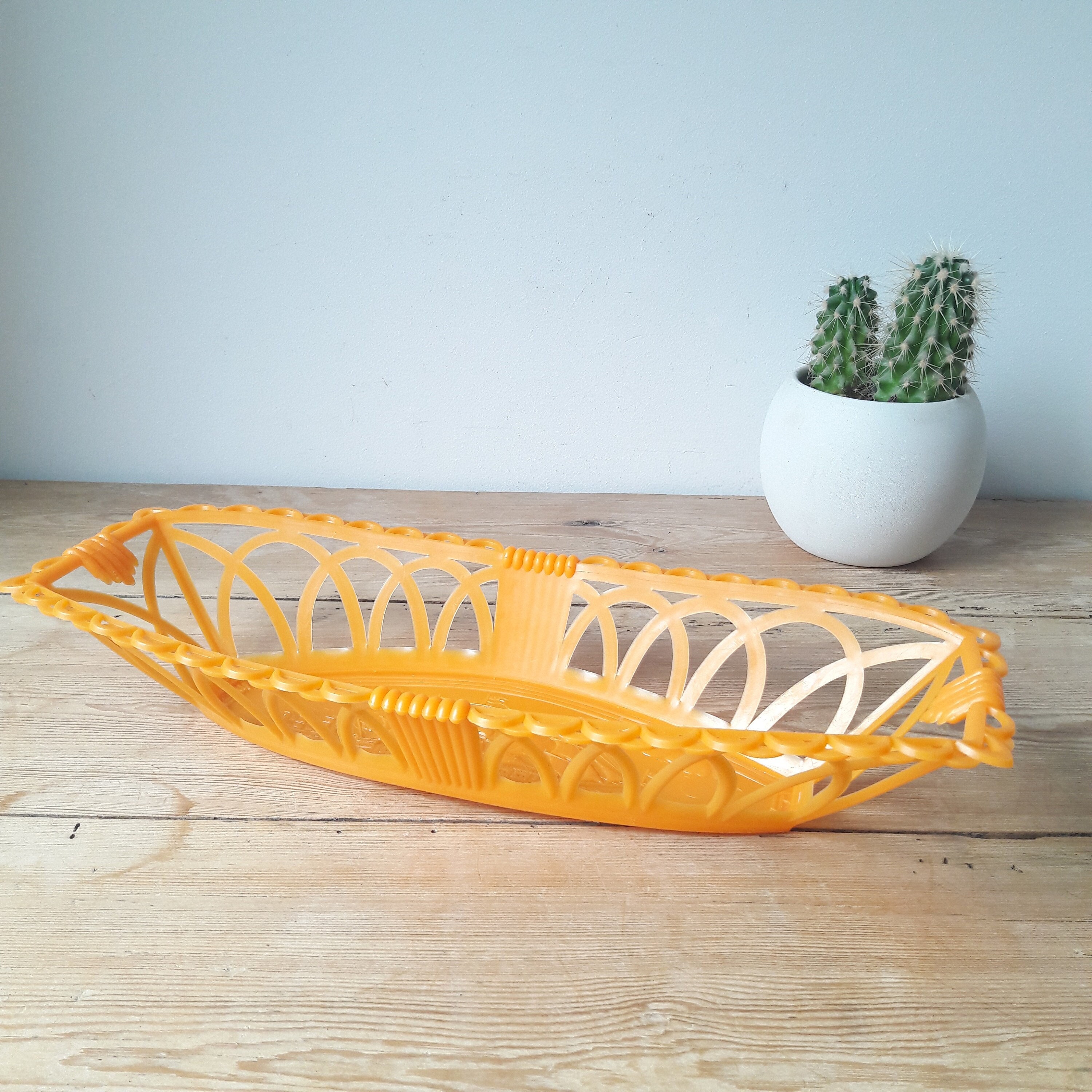 Francais Vintage/Panier Orange/Plastique Moulé/Corbeille de Table/Décor Bateaux/Années 70