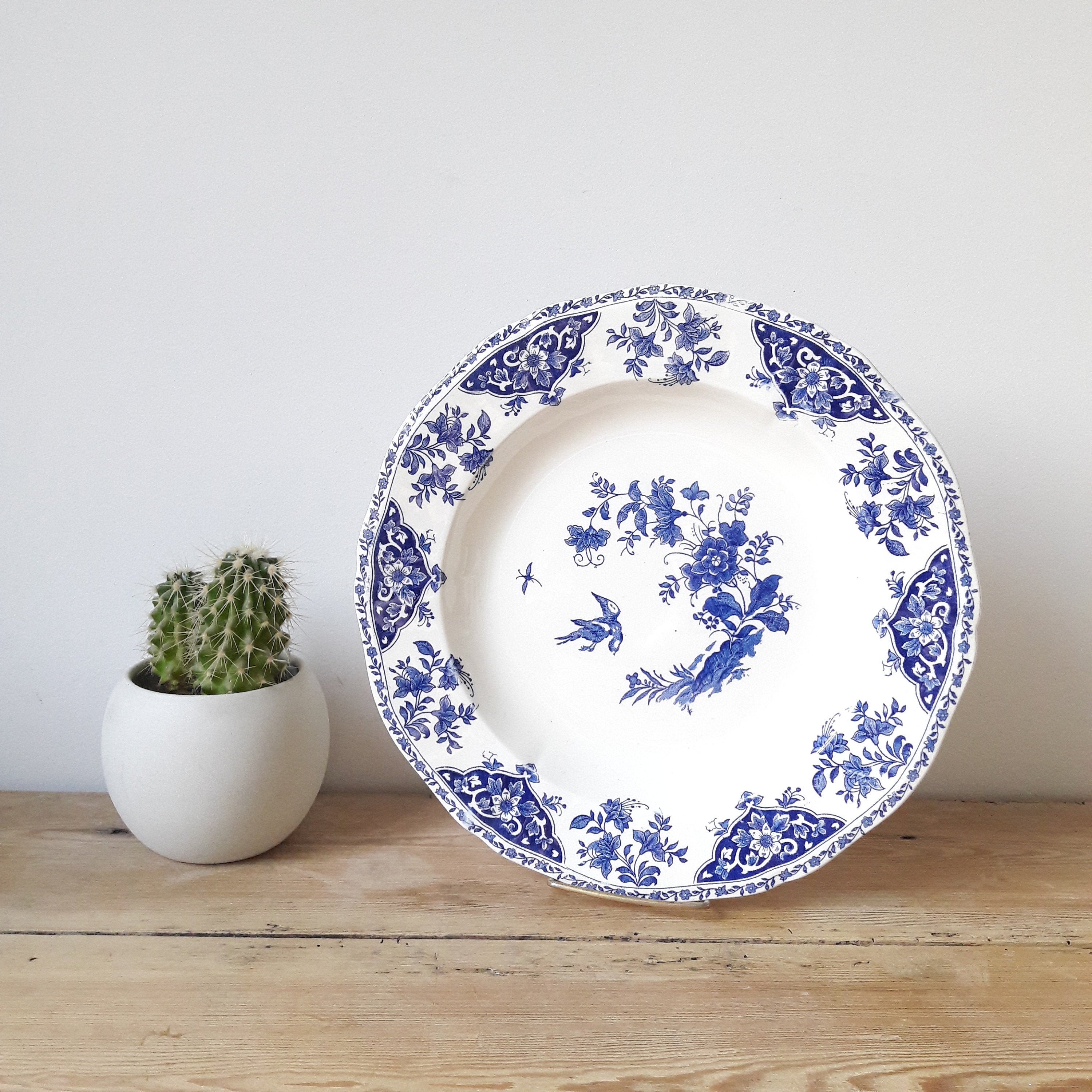 Francais Vintage/Plat Rond Gien/Legumier Creux/Porcelaine Bleue et Blanc/Décor Art Nouveau/France 19