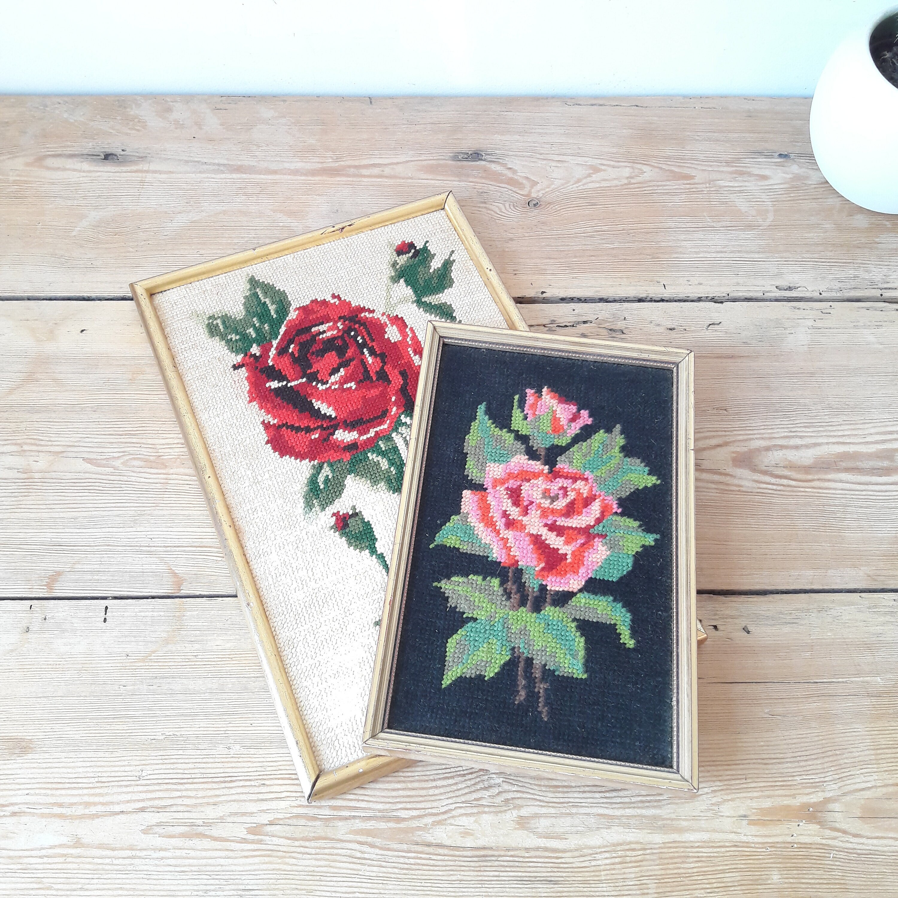 Francais Broderie Vintage/2 Cadres de Canevas Fleurs/Cadre en Bois/Fait à La Main/Bouquet Roses et F