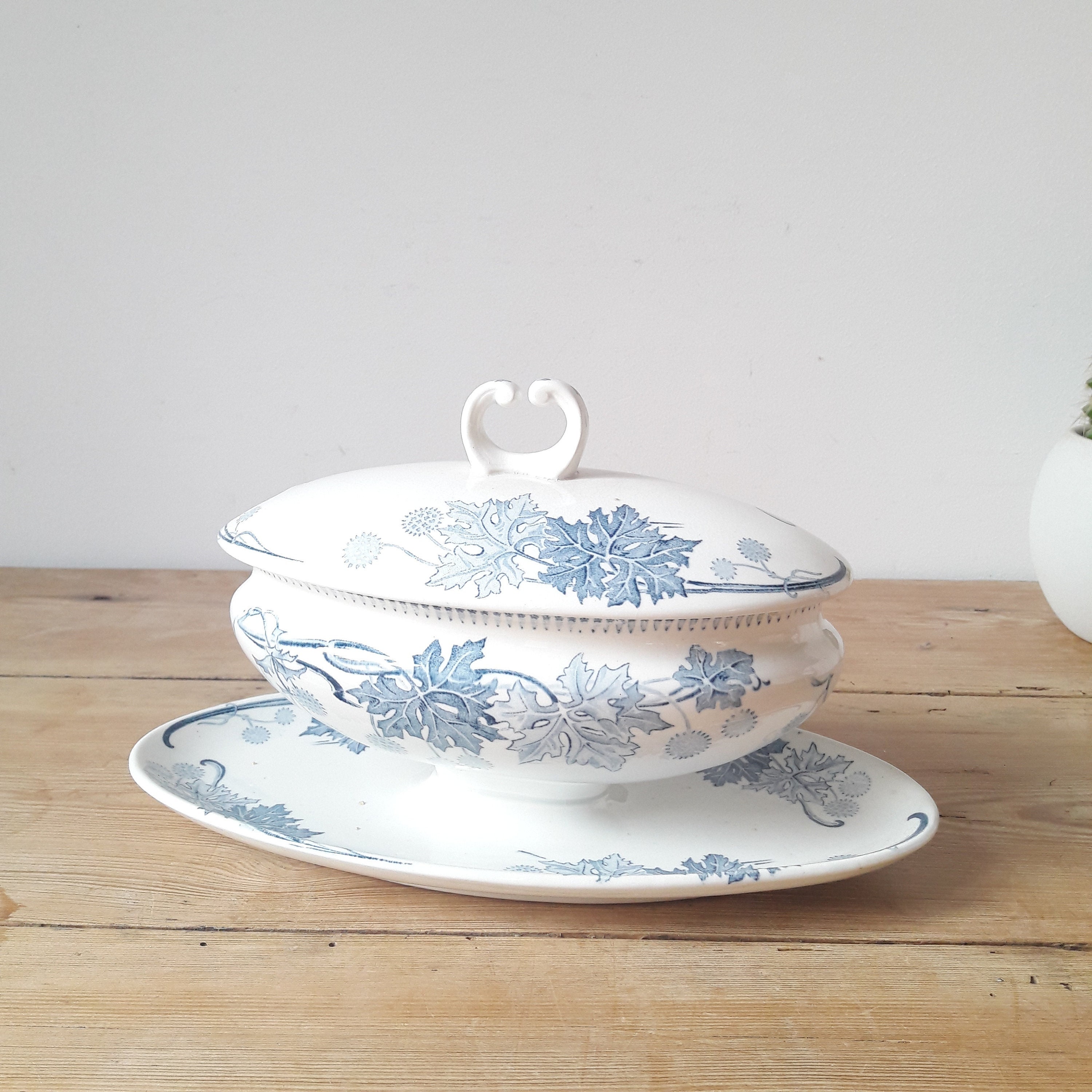 Francais Vintage/Saucière Luneville/Faience Terre de Fer/Décor Transfert Bleu Platane/Keller et Guér