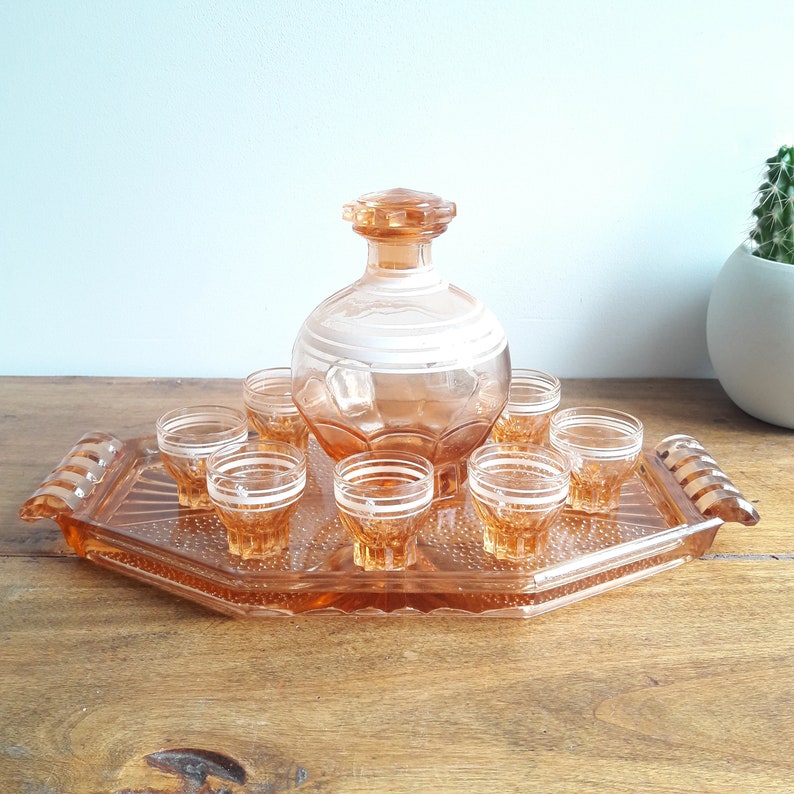 Francais vintage/Service à liqueur art déco/verre rose moulé/plateau carafe et 7 verres/années 1950 image 1