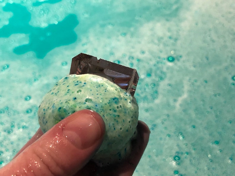 Surprise Cash Bath Bomb Contains 20p 50p 1 2 pounds or 5 | Etsy