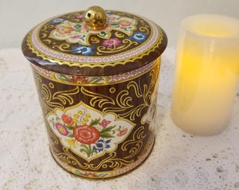 Design by Daher cookie tin