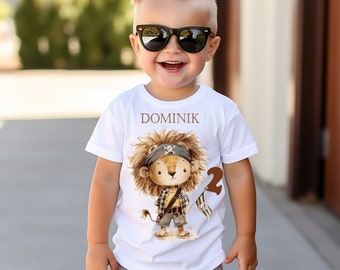 T-shirt with lion, birthday shirt personalized with name and number. Pirate party lion