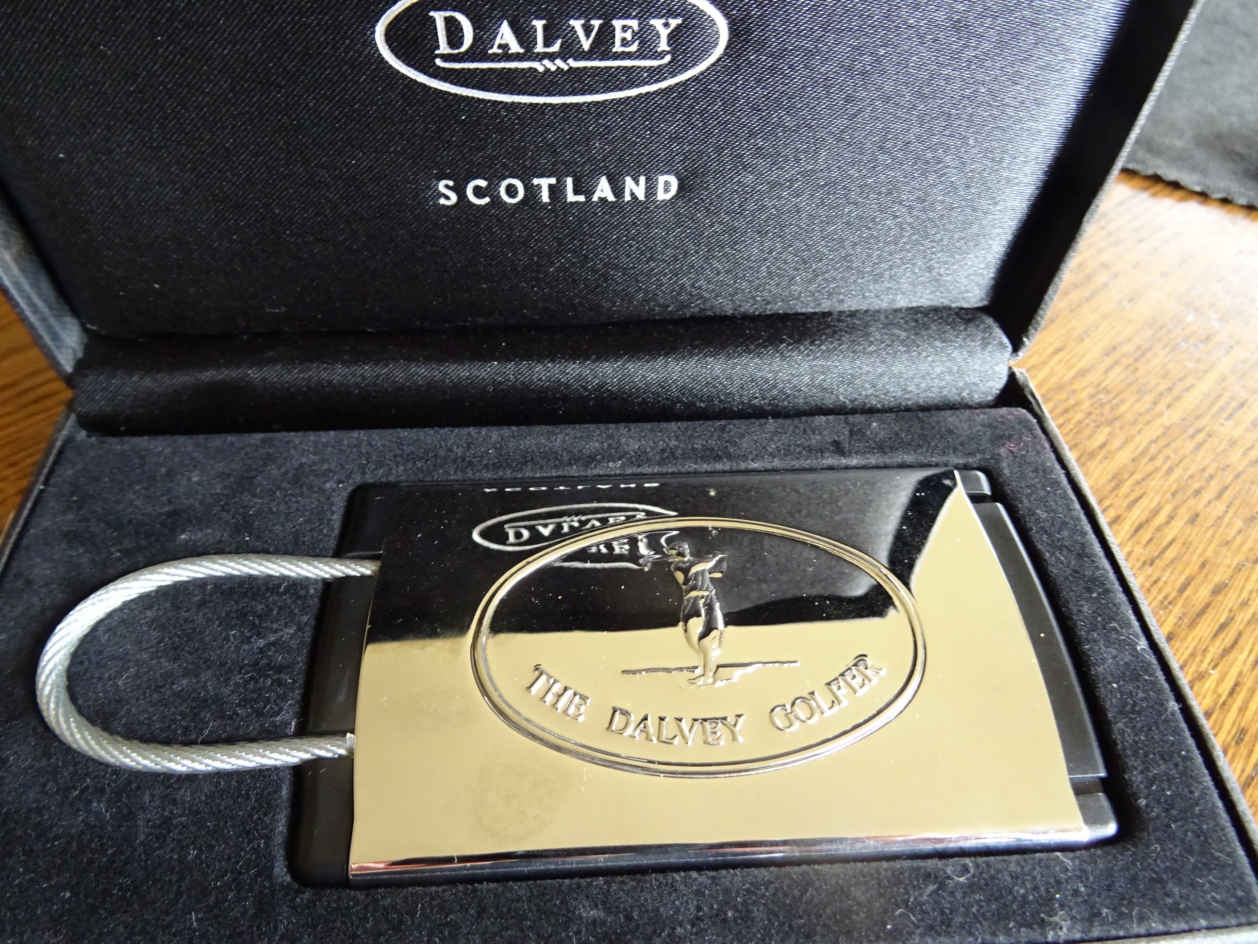 Dalvey Classic Business Card Case: Stainless Steel Detail
