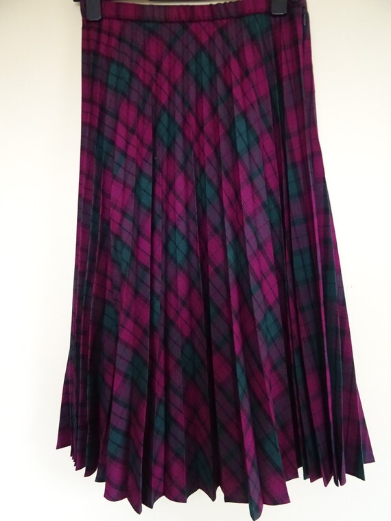Vintage 1970s Pleated Dark Wine Tartan Skater Skir