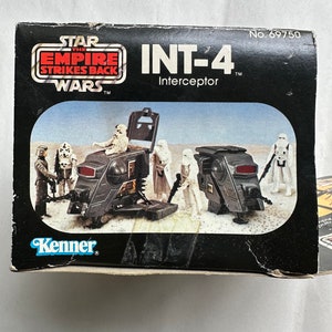 1981 Empire Strikes Back INT-4 Interceptor mini-rig Star Wars vintage toy in box