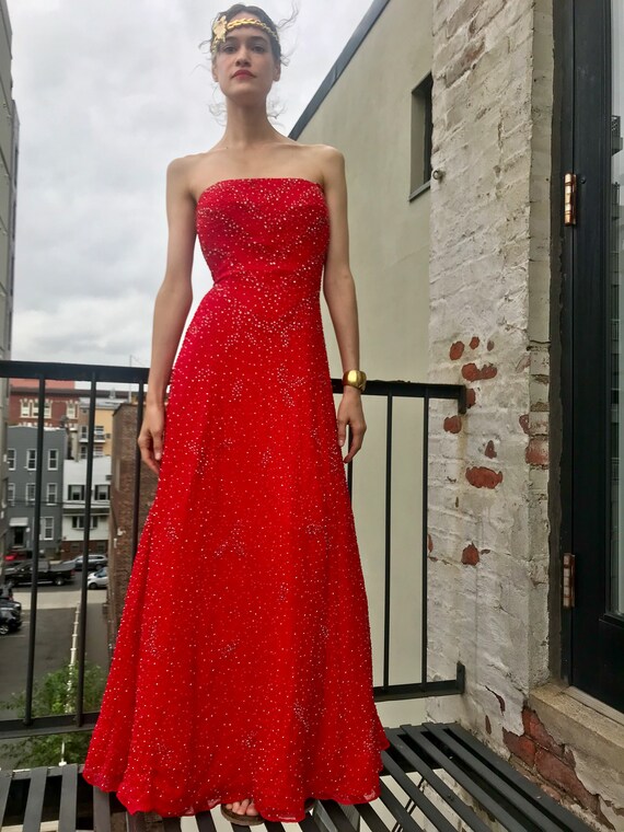lou red dress