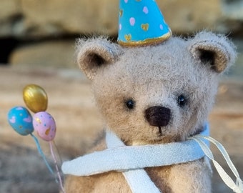 Osito Ronny: Peluche de viscosa hecho a mano (10 cm de alto)