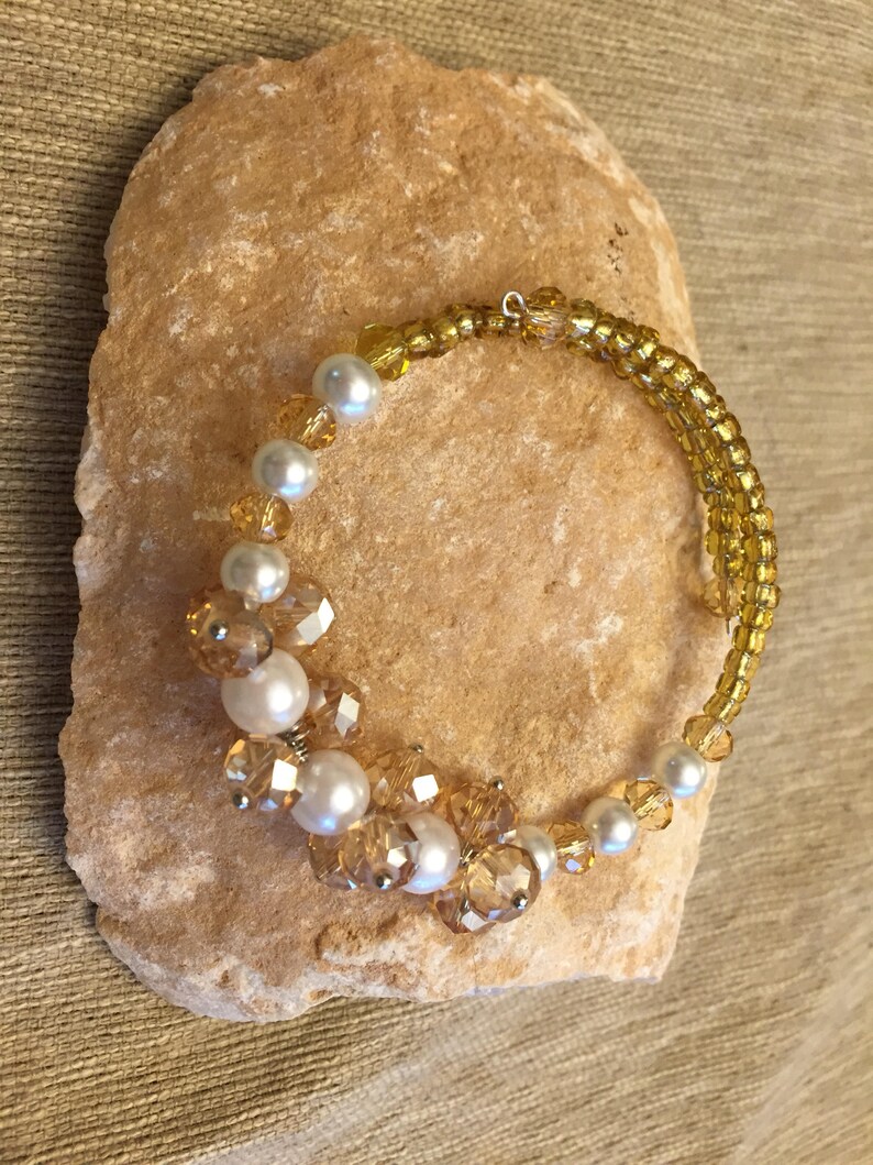 Pearl and Gold Memory Wire Bracelet Perfect for Bride or Bridal Party ...