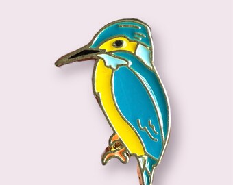 Bird enamel pin badge, cute kingfisher badge, bird lapel pin, fun animal brooch