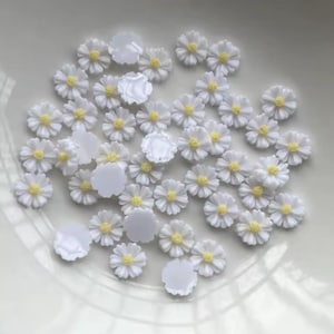 Embellissements de fleurs, cabochons de marguerite en résine blanche de 8 mm, fleur blanche à dos plat, embellissements floraux pour travaux manuels, fournitures d'artisanat, lot de 20