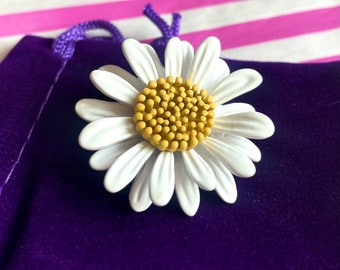 Daisy enamel brooch, floral fashion brooch, white floral brooch, decorative floral brooches