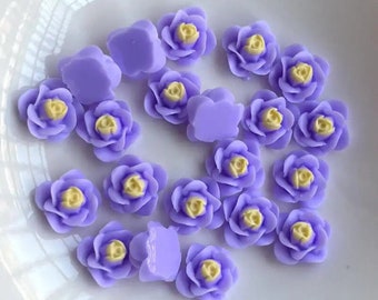 Purple flower cabochon, 13mm lilac  resin flower, flat back flower embellishments, floral craft cabochon, decorative flower, set of 20