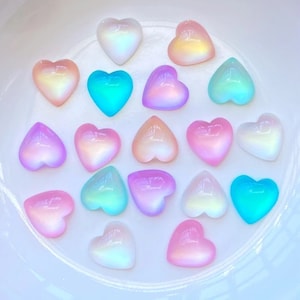 Embellissements de coeurs, coeurs de couleurs opalescentes de 10 mm, cabochons de coeur en résine à dos plat, cabochon de mariage, coeur de la Saint-Valentin, lot de 20