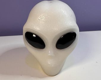 Cráneo alienígena de jade blanco de 4 pulgadas