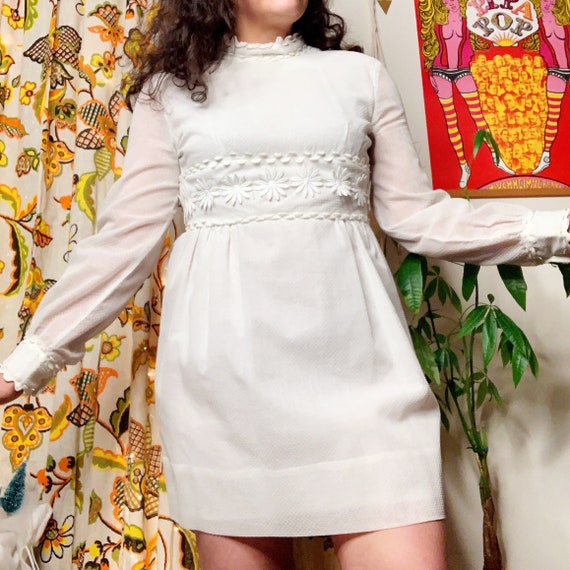1960s Vintage Flower Power Mod Go Go Textured Mini