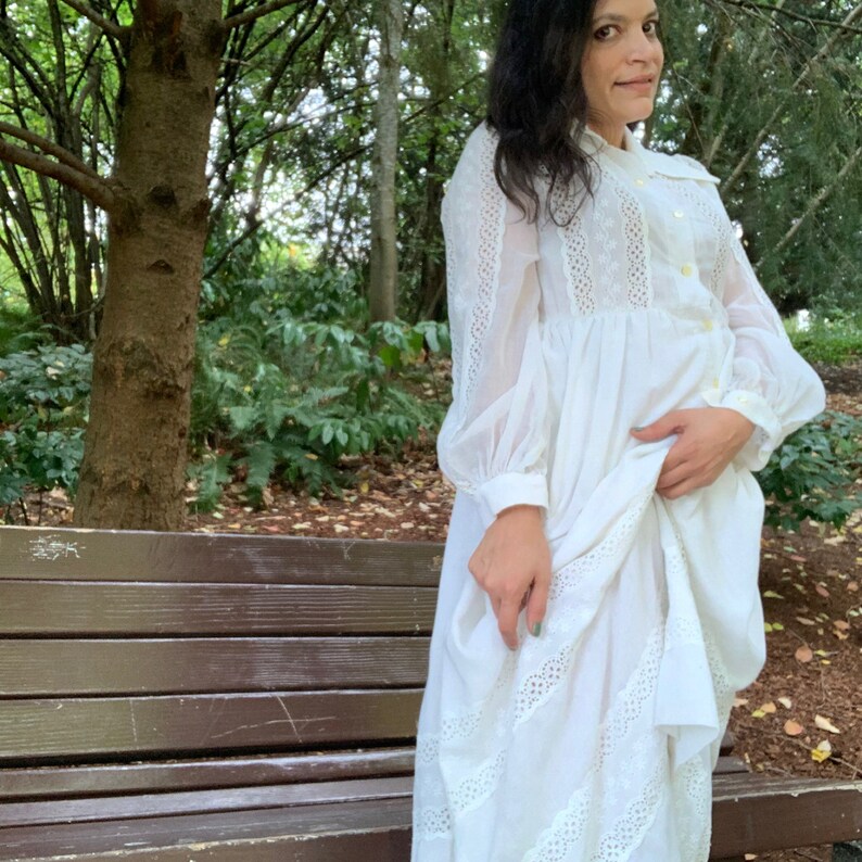 1970s Vintage Cottagecore Romantic Edwardian White Maxi Dress S