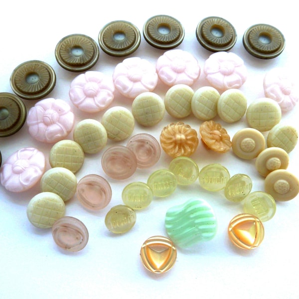 Vintage Shabby Chic Buttons Set of 52  Assorted Glass Buttons Pastel Color Buttons Buttons Floral Pink Shades  Dools making  Kid's crafts
