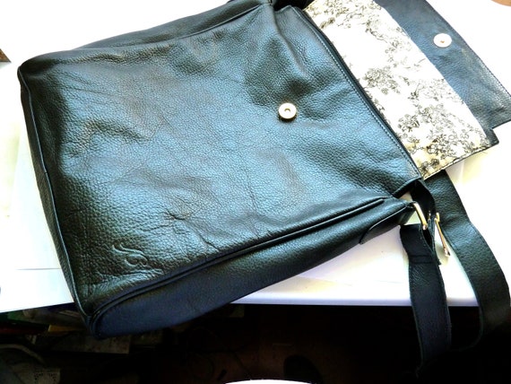 durable shoulder bag