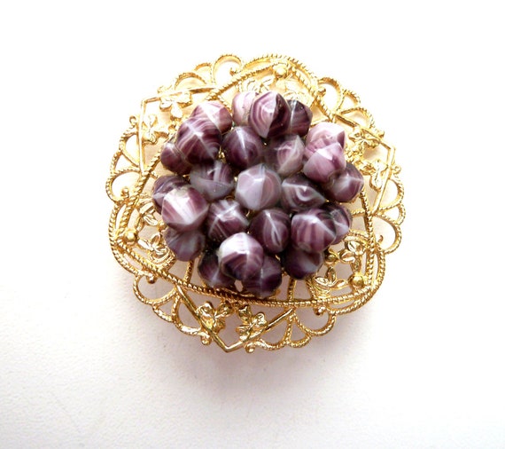 Czech Brooch Gold Openwork Round with a  lilac gl… - image 4
