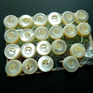 Set of 10 Buttons White Cream Mother of Pearl Buttons Polished  High Quality Crafts Clothing Artisans & Sewing