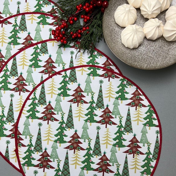 Christmas Round Placemats embroidered Set 4 6 8 Easy Care Stain Resistant Non Iron Holiday Gift Table Decor Round Table Linens Housewarming