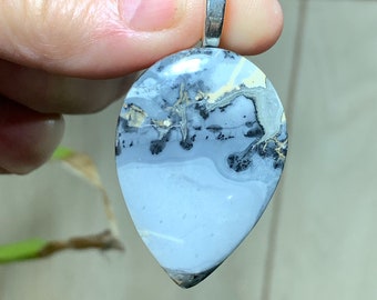 Indonesia REF AL69 Jaspe maligano 62 carats cabochon pendant natural stone