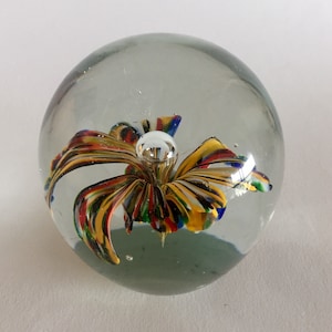 Crystal Paperweight 7 cm - Vintage Glass Art Paperweight