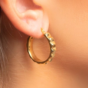 Zierliche Ohrstecker, Creolen: 18K vergoldetes Sterling Silber