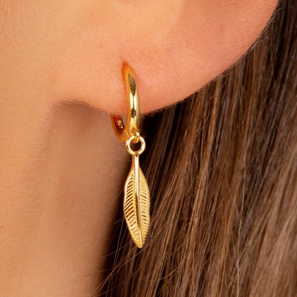 Dainty hoop earring with a feather pendant, Men feather hoop earring, Gold feather hoops, Silver feather earrings