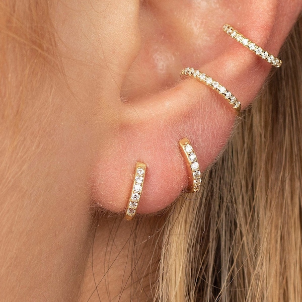 Sterlingzilveren Huggie-oorbellen: sierlijke dunne CZ-ringen