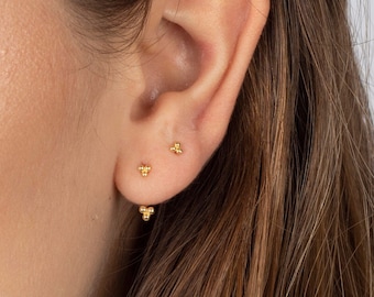 Chaqueta de oreja, pendientes de chaqueta de oreja de bola delicada, pendientes de chaqueta de oreja de oro, pendientes minimalistas, pendientes delicados, joyería mínima, pendientes de oro