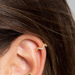 Zig Zag Ear Cuff Earrings with Cz stones - Dainty Ear cuff earrings - Minimalist earrings - Zig Zag Conch earrings 925 sterling silver