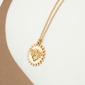 Bee gold medallion greek medallion necklace, Bee coin necklace, bee necklace, Dainty necklace, Medallion necklace, Pendant gold necklace
