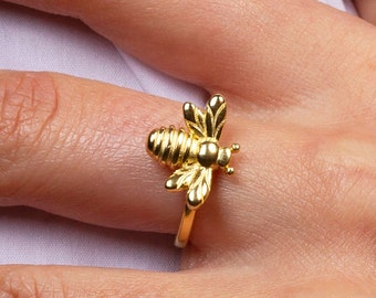 Dainty Bumble bee gold ring, Delicate gold bee ring, Minimalist ring 925 sterling silver