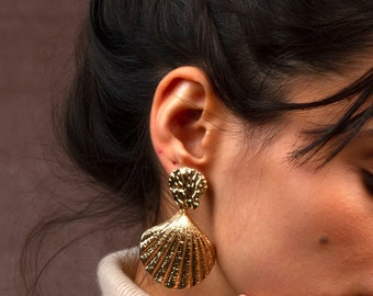 Golden shell earrings, Statement earrings, Fashion earrings, Statement jewelry, Silver-plating earrings, Shell jewelry
