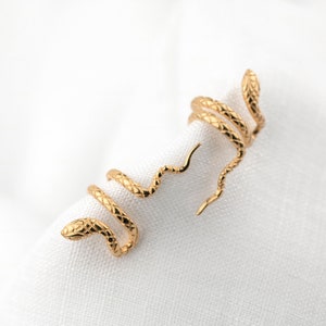 Snake ear cuff, Conch ear cuff, Huggie ear cuff, Gold ear cuff, Serpent ear cuff, Silver ear cuff, dainty ear cuff, delicate ear cuff