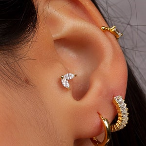 Due orecchini marquise cz, piccoli orecchini a bottone, orecchini minimalisti, argento sterling 925.