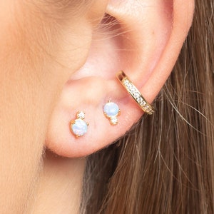 Opal Ohrringe, Ohrstecker, zierliche Ohrstecker, Minimalist Ohrringe, Cz Opal Ohrringe, kleine Ohrstecker, Minimalist Schmuck, zierliche Ohrringe