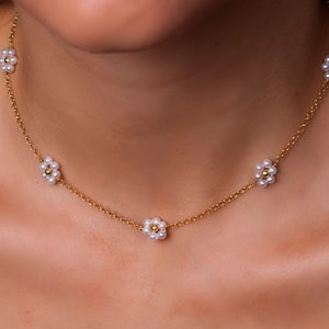 Daisy Pearl Flower Neklace with Natural Pearls and Gold Beads 18k gold plated 925 sterling silver - Flower Choker with Pearls