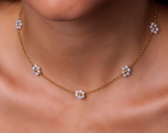 Daisy Pearl Flower Neklace with Natural Pearls and Gold Beads 18k gold plated 925 sterling silver - Flower Choker with Pearls