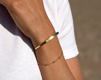 Pulsera de esclava delicada y minimalista, pulsera de puño, pulsera de plata 925 chapada en oro de 18k, regalo personalizado, pulsera de puño personalizada