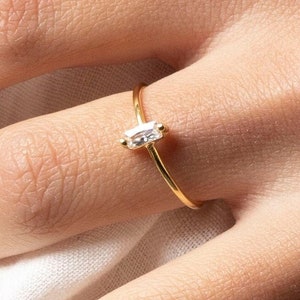 Zierlicher Ring, Versprechensring, Minimalistischer CZ Ring, Zarter Ring, Baguettering, Diamantring, Verlobungsring, Zierlicher Ring Gold, Goldring