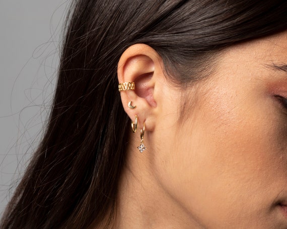 Gold hoop flower online earrings