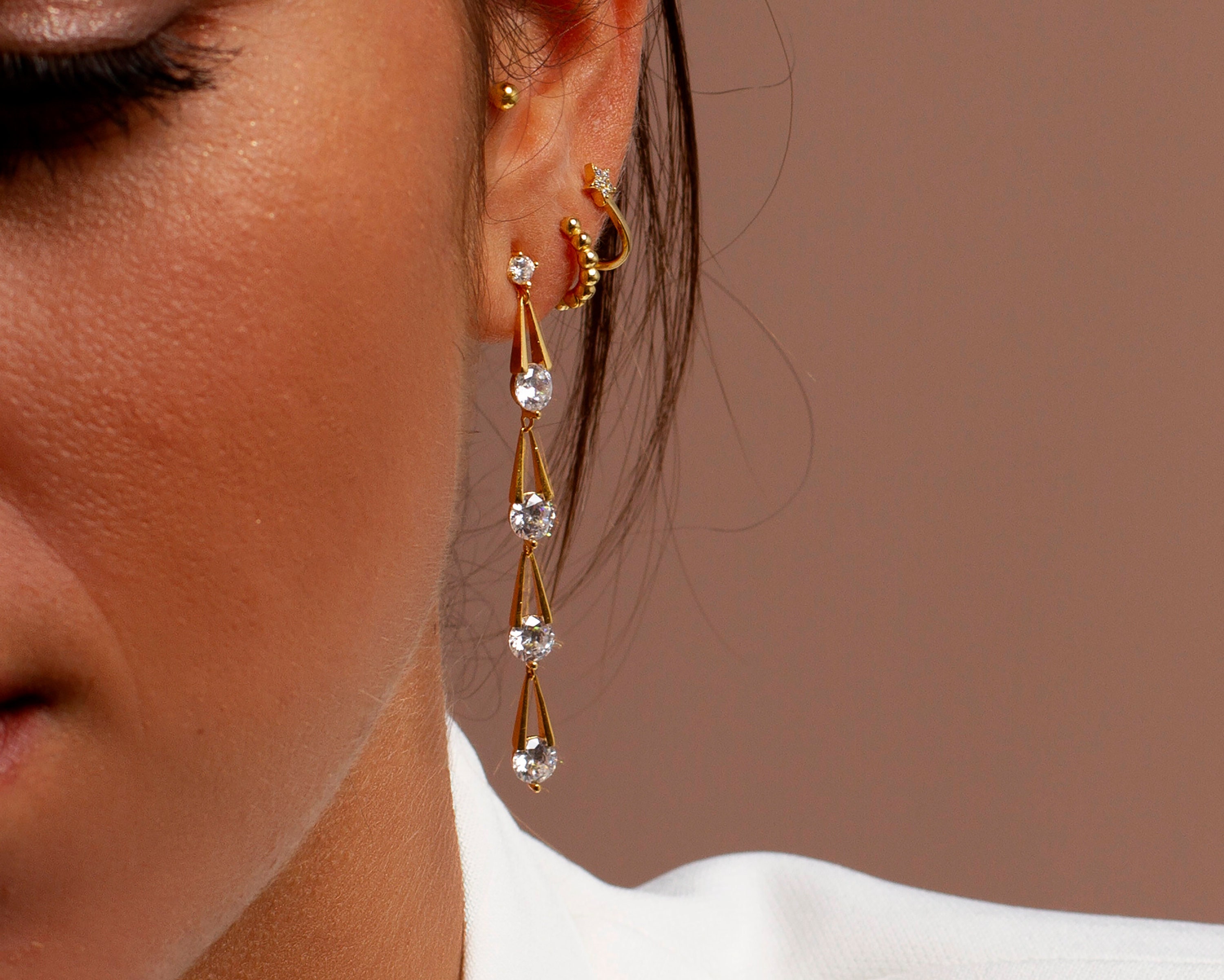 Orecchini pendenti lunghi in argento sterling placcato oro: zirconi cubici pendenti - Italia