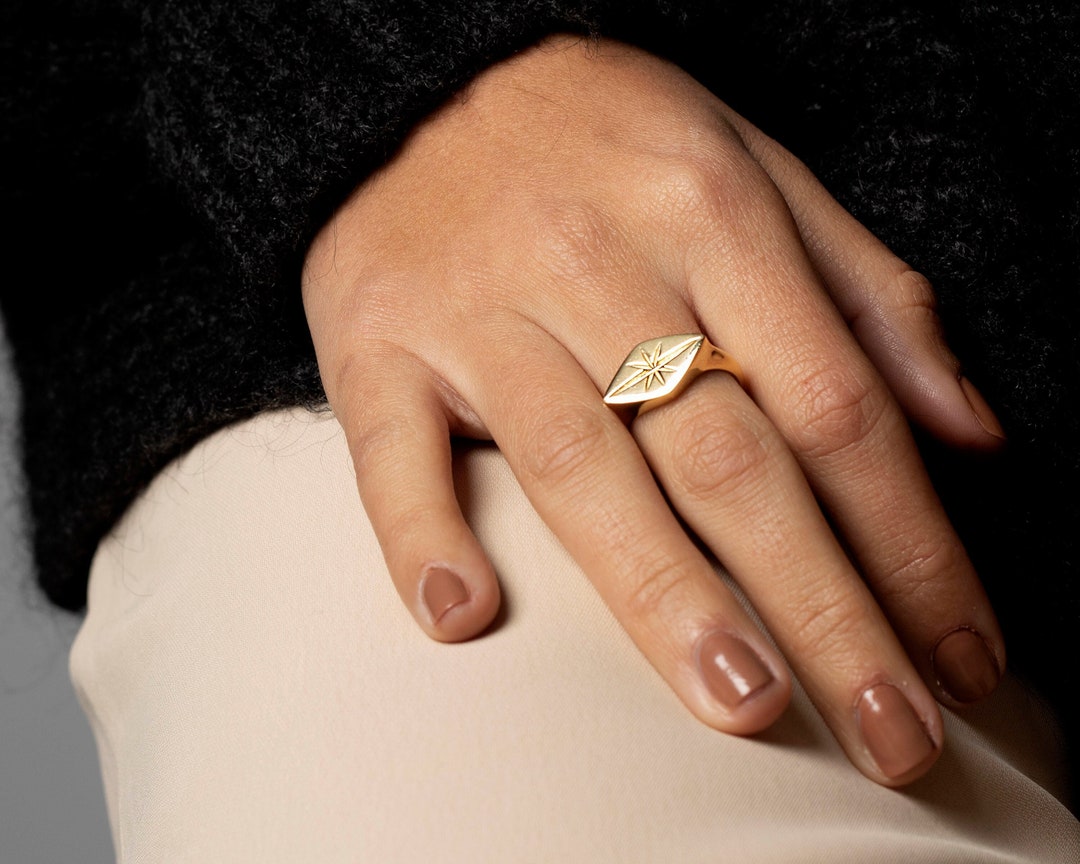 North star store signet ring