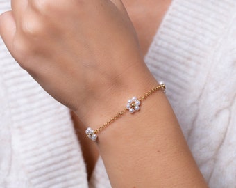 Daisy Perlenarmband, Daisy Goldperlenarmband, Daisy Pearl Anklet, Goldperlenarmband, Blumenperlenarmband, Perlenfußkettchen, 925er Silber