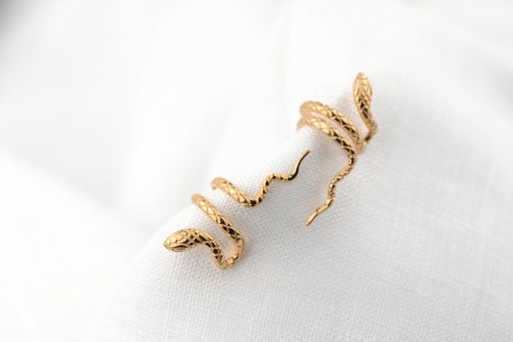 Gold Ear Cuff, Ear Cuff and Stud Chain Conch Cuff – AMYO Jewelry